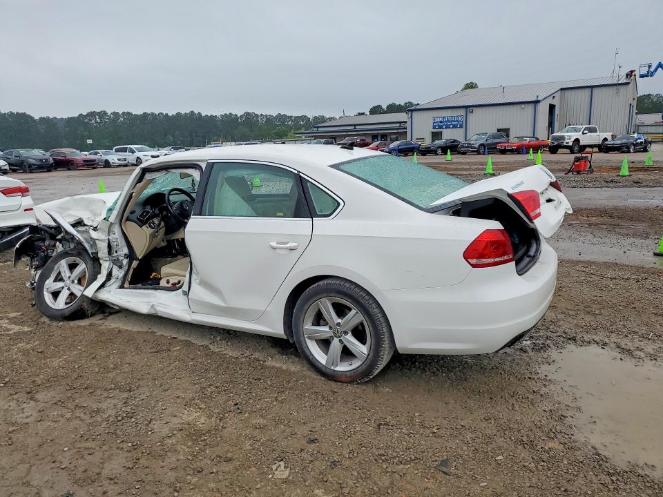 2015 Volkswagen Passat მანქანა იყიდება აუქციონზე, vin: 1VWAS7A36FC083163, აუქციონის ნომერი: 58526116