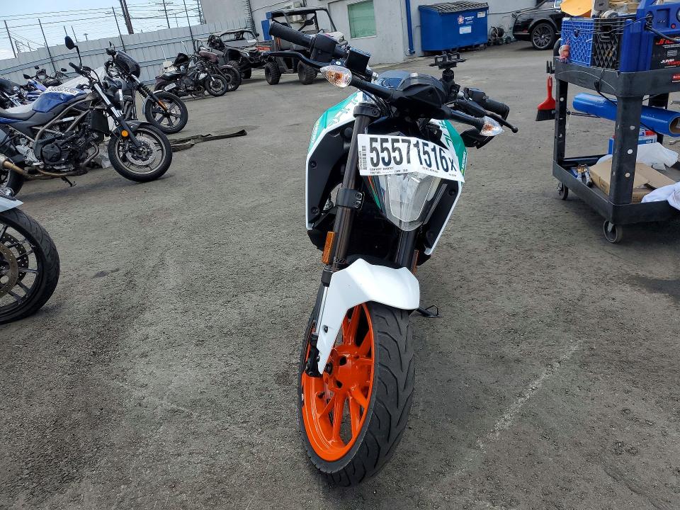 55571516 :رقم المزاد ، MD2JPC401MC031543 vin ، 2021 Ktm 200 مزاد بيع