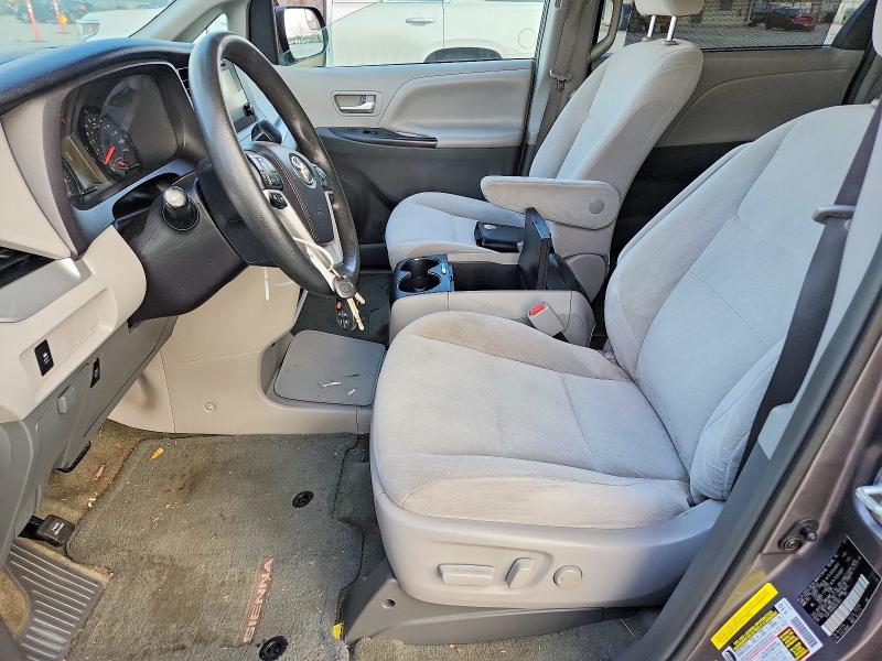 53950706 :رقم المزاد ، 5TDKZ3DC8HS841903 vin ، 2017 Toyota Sienna مزاد بيع