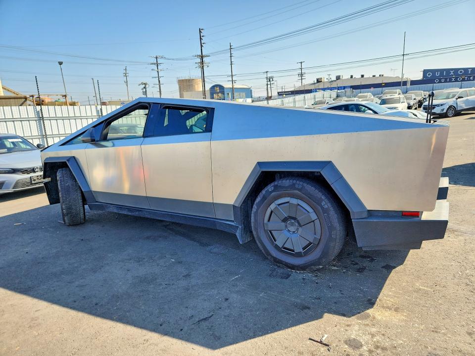 Продаж на аукціоні авто 2025 Tesla Cybertruck, vin: 7G2CEHED8SA073141, номер лоту: 52459736