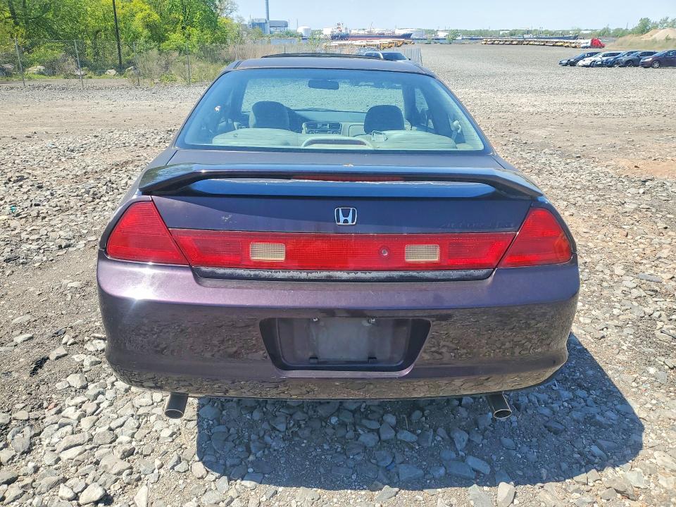Продажа на аукционе авто 1998 Honda Accord, vin: 1HGCG2252WA026214, номер лота: 52104526