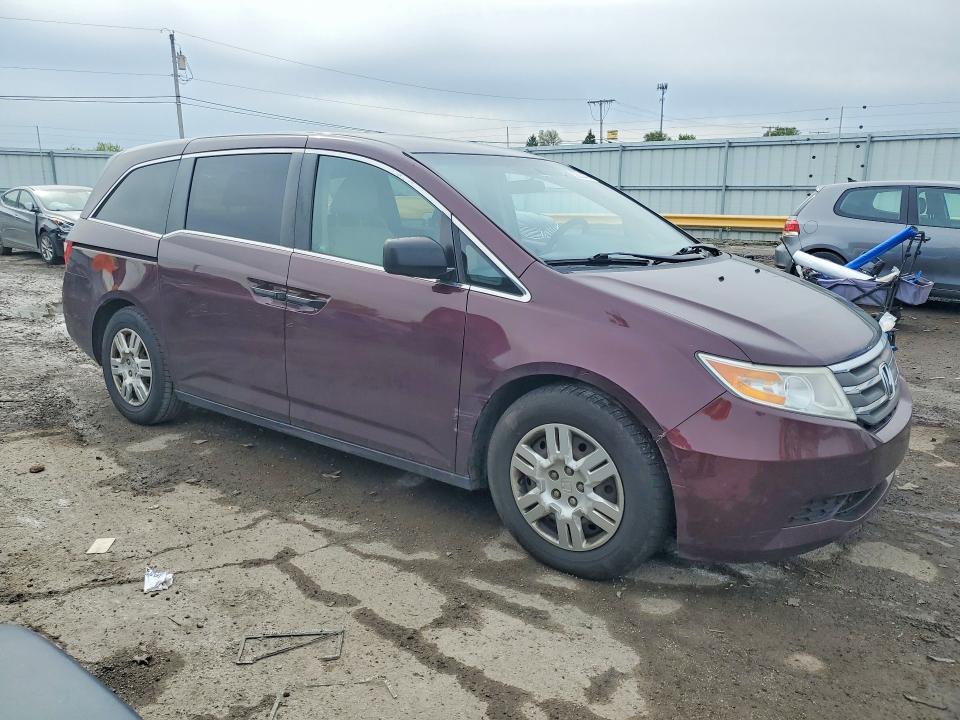 52352446 :رقم المزاد ، 5FNRL5H28BB021314 vin ، 2011 Honda Odyssey مزاد بيع