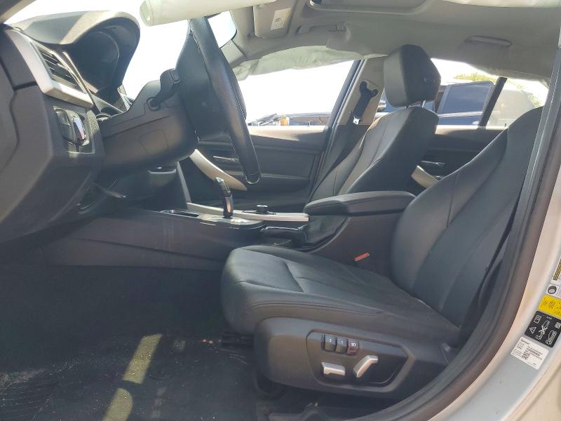 51962556 :رقم المزاد ، WBA8E5G52HNU23077 vin ، 2017 Bmw 320 مزاد بيع
