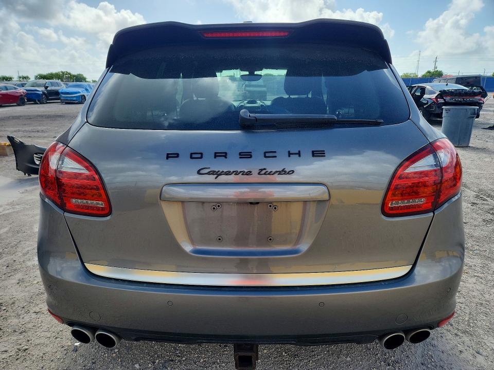 53584626 :رقم المزاد ، WP1AC2A21BLA82036 vin ، 2011 Porsche Cayenne مزاد بيع