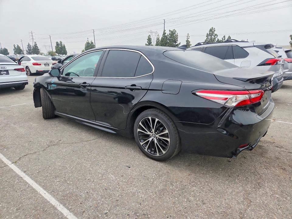 50670966 :رقم المزاد ، 4T1B11HK3KU188876 vin ، 2019 Toyota Camry مزاد بيع