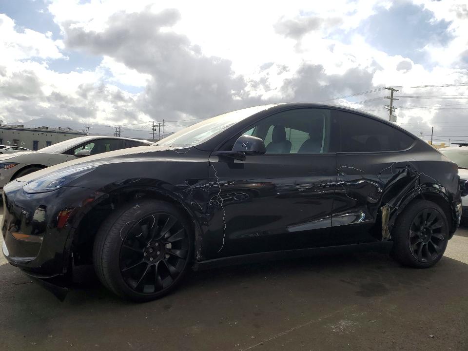 54826016 :رقم المزاد ، 7SAYGDEE3PA178068 vin ، 2023 Tesla Model Y مزاد بيع