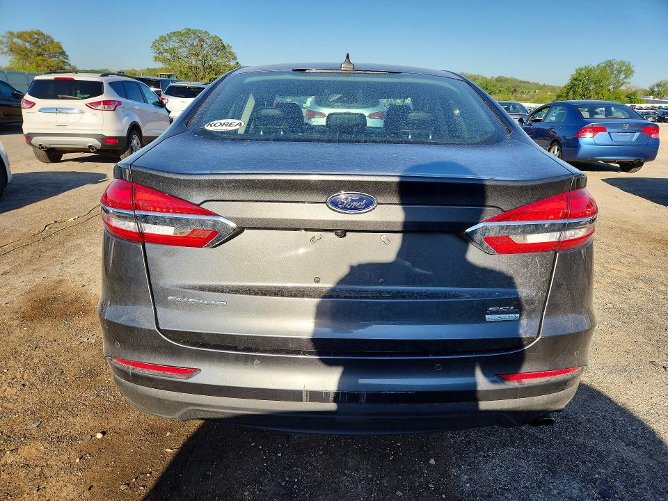 53985186 :رقم المزاد ، 3FA6P0CD6LR249787 vin ، 2020 Ford Fusion مزاد بيع
