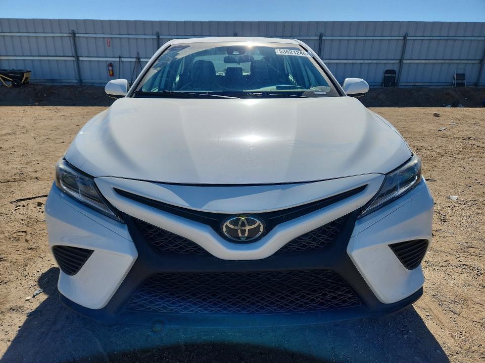 53621246 :رقم المزاد ، 4T1G11AK7LU872069 vin ، 2020 Toyota Camry مزاد بيع