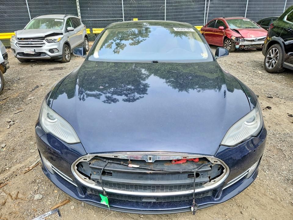 54342186 :رقم المزاد ، 5YJSA1H22FFP74892 vin ، 2015 Tesla Model S مزاد بيع