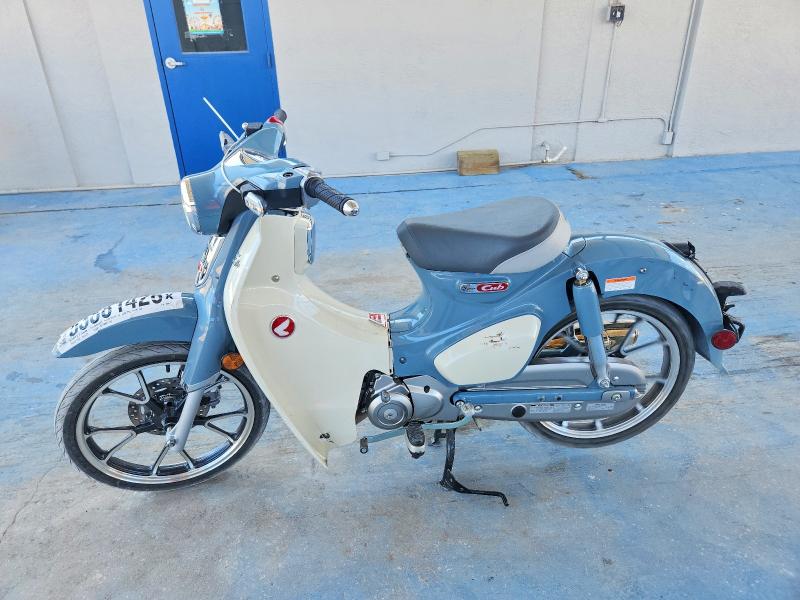 53881426 :رقم المزاد ، MLHJA585XP5100017 vin ، 2023 Honda C125 مزاد بيع