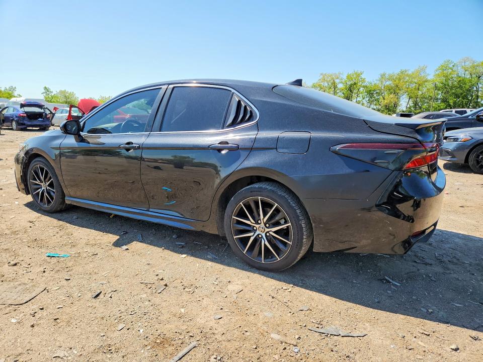 51961036 :رقم المزاد ، 4T1G11AK2MU557696 vin ، 2021 Toyota Camry مزاد بيع