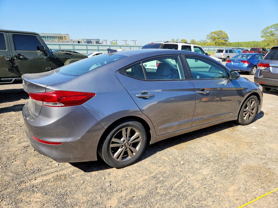 53876626 :رقم المزاد ، 5NPD84LF2JH326808 vin ، 2018 Hyundai Elantra مزاد بيع
