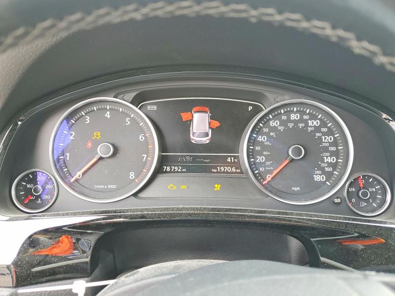 52179756 :رقم المزاد ، WVGRF7BP1HD000646 vin ، 2017 Volkswagen Touareg مزاد بيع