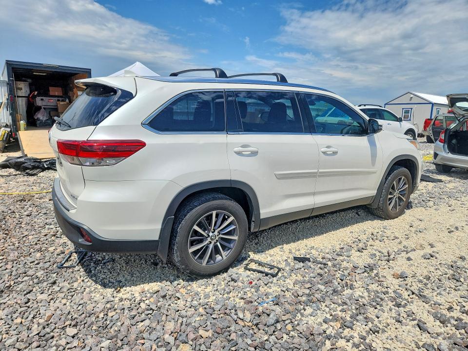 Продажа на аукционе авто 2019 Toyota Highlander, vin: 5TDJZRFH3KS998009, номер лота: 54115896