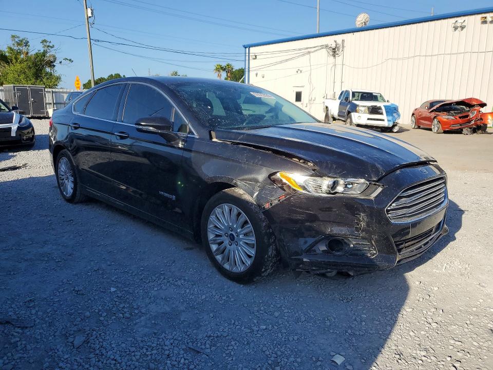 53572836 :رقم المزاد ، 3FA6P0LU3FR157556 vin ، 2015 Ford Fusion مزاد بيع