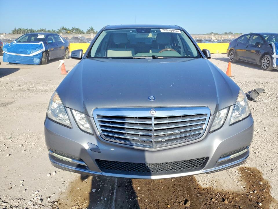 53940966 :رقم المزاد ، WDDHF5KB8DA693077 vin ، 2013 Mercedes-benz E مزاد بيع