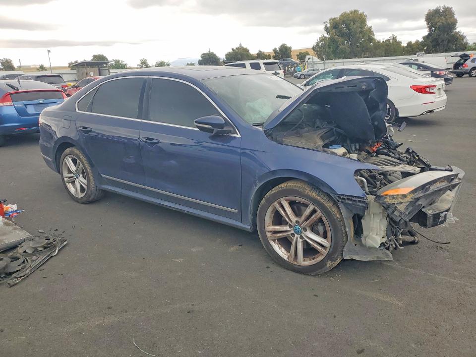 55191496 :رقم المزاد ، 1VWCM7A37CC061333 vin ، 2012 Volkswagen Passat مزاد بيع