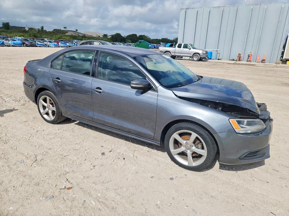 54879306 :رقم المزاد ، 3VWB07AJ1EM415659 vin ، 2014 Volkswagen Jetta مزاد بيع