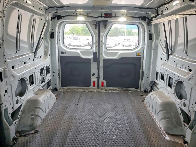53205606 :رقم المزاد ، 1FTYE1ZM4GKA01473 vin ، 2016 Ford Transit مزاد بيع