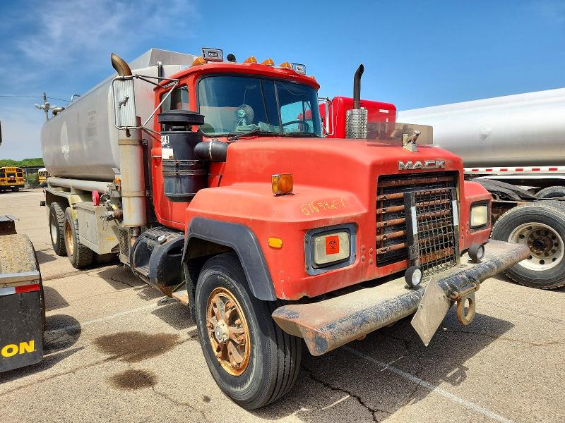 1991 Mack 600 მანქანა იყიდება აუქციონზე, vin: 1M2P264C2MM009213, აუქციონის ნომერი: 51694296