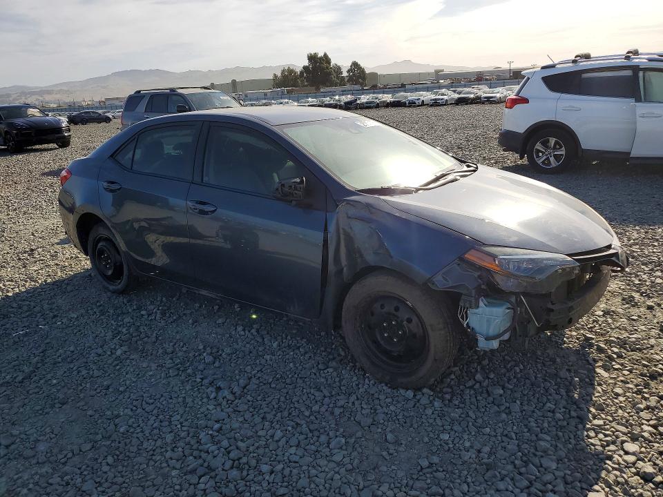 52967426 :رقم المزاد ، 2T1BURHE7JC989830 vin ، 2018 Toyota Corolla مزاد بيع