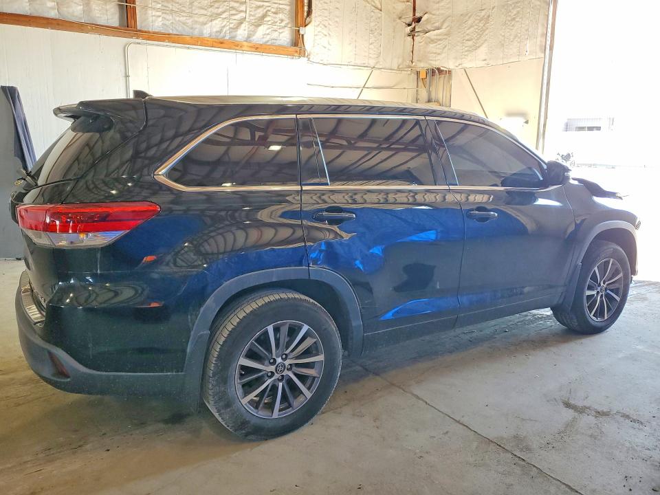 2018 Toyota Highlander მანქანა იყიდება აუქციონზე, vin: 5TDJZRFH0JS893863, აუქციონის ნომერი: 53919016