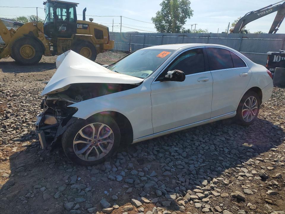 52950676 :رقم المزاد ، 55SWF4JB2HU233681 vin ، 2017 Mercedes-benz C مزاد بيع