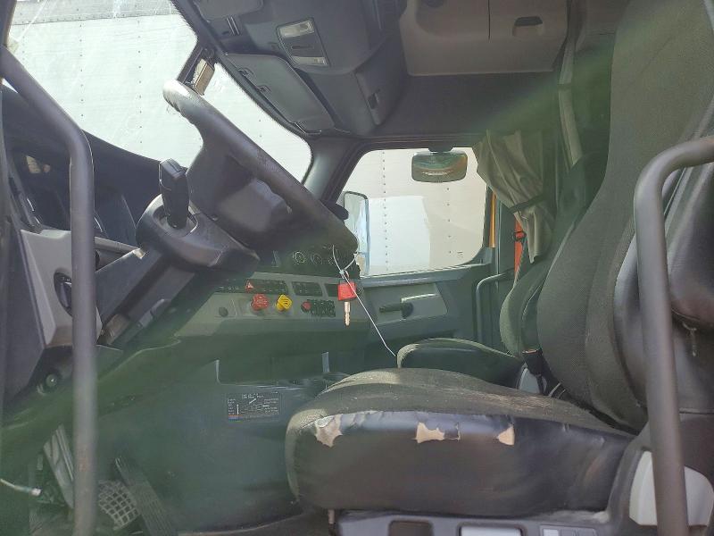 53957036 :رقم المزاد ، 3AKJHHDR1JSHU5490 vin ، 2018 Freightliner Cascadia 126 مزاد بيع