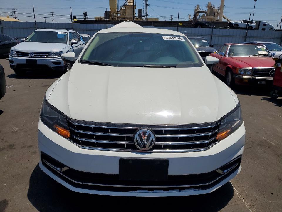 Продаж на аукціоні авто 2018 Volkswagen Passat, vin: 1VWAA7A3XJC044460, номер лоту: 54588526