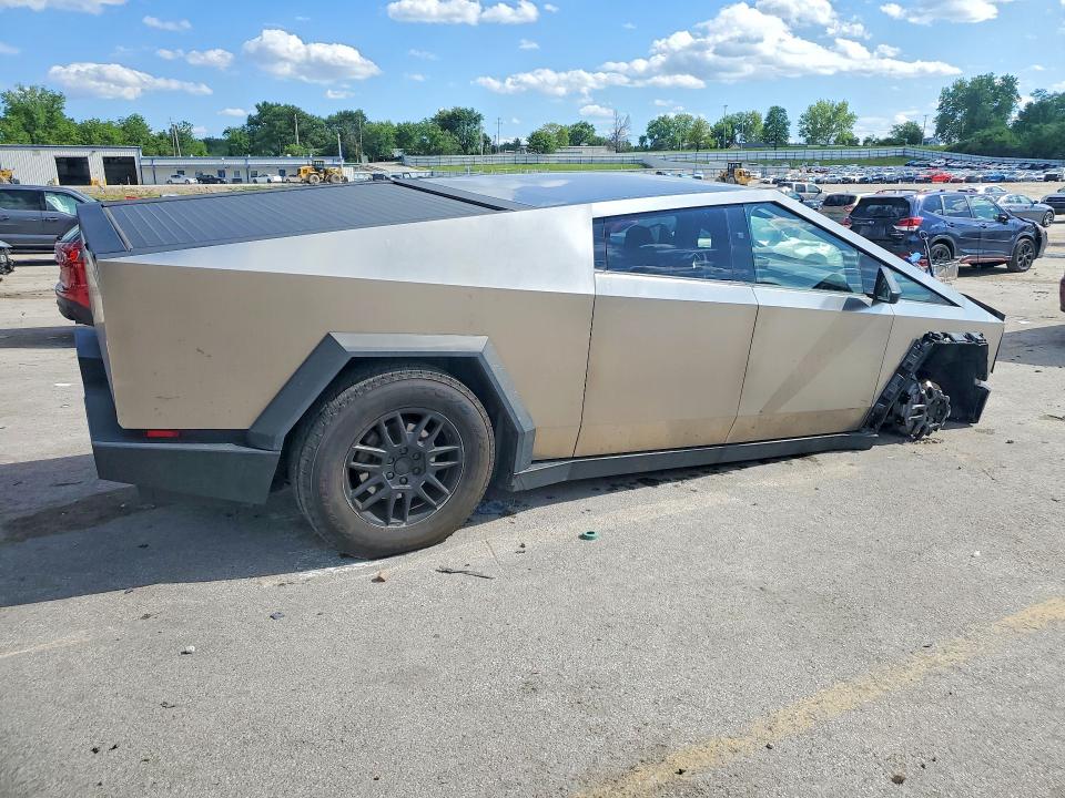 52474946 :رقم المزاد ، 7G2CEHED6SA063076 vin ، 2025 Tesla Cybertruck مزاد بيع