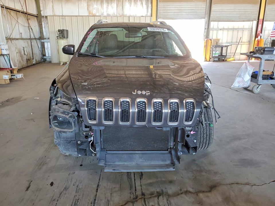 55039376 :رقم المزاد ، 1C4PJLCB8GW338747 vin ، 2016 Jeep Cherokee مزاد بيع