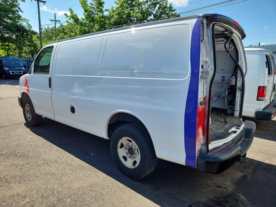 53002246 :رقم المزاد ، 1GCWGFCF7F1159867 vin ، 2015 Chevrolet Express G2500 مزاد بيع