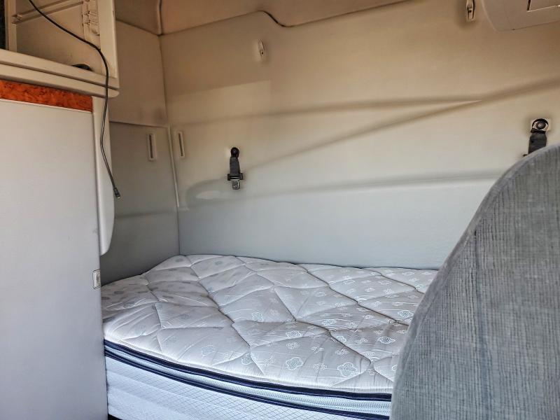 46778176 :رقم المزاد ، 4V4NC9TGX9N273106 vin ، 2009 Volvo Vn مزاد بيع