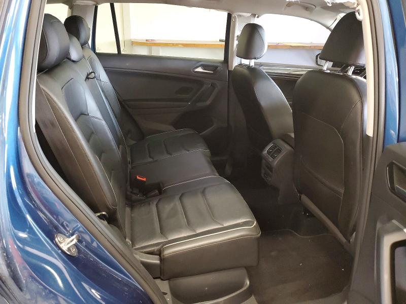 53934126 :رقم المزاد ، 3VV4B7AXXJM016125 vin ، 2018 Volkswagen Tiguan مزاد بيع
