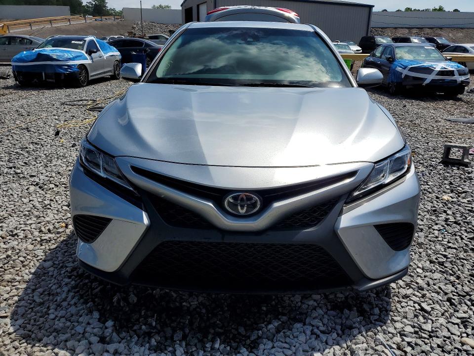 2018 Toyota Camry მანქანა იყიდება აუქციონზე, vin: 4T1B11HK8JU639444, აუქციონის ნომერი: 53040916