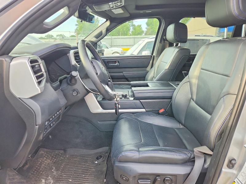 52695996 :رقم المزاد ، 5TFNA5DB4NX033593 vin ، 2022 Toyota Tundra مزاد بيع