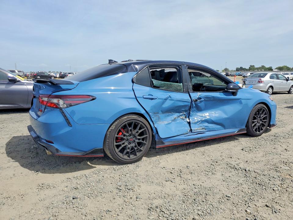 48546396 :رقم المزاد ، 4T1KZ1AK1NU068078 vin ، 2022 Toyota Camry مزاد بيع