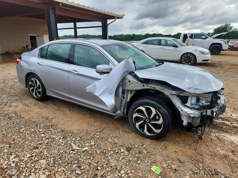 55613436 :رقم المزاد ، 1HGCR3F06GA032016 vin ، 2016 Honda Accord مزاد بيع