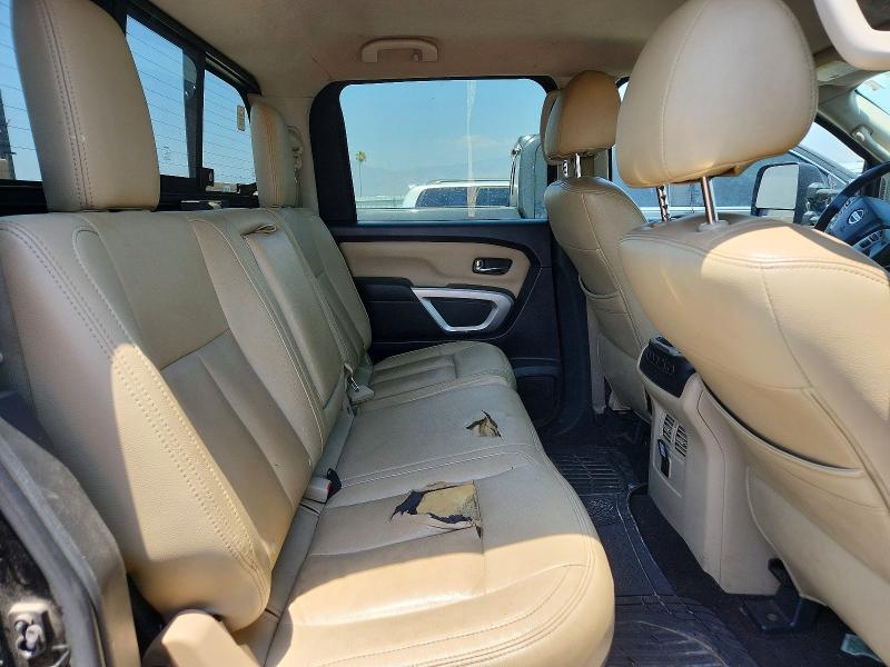 54684176 :رقم المزاد ، 1N6AA1E54HN557968 vin ، 2017 Nissan Titan مزاد بيع