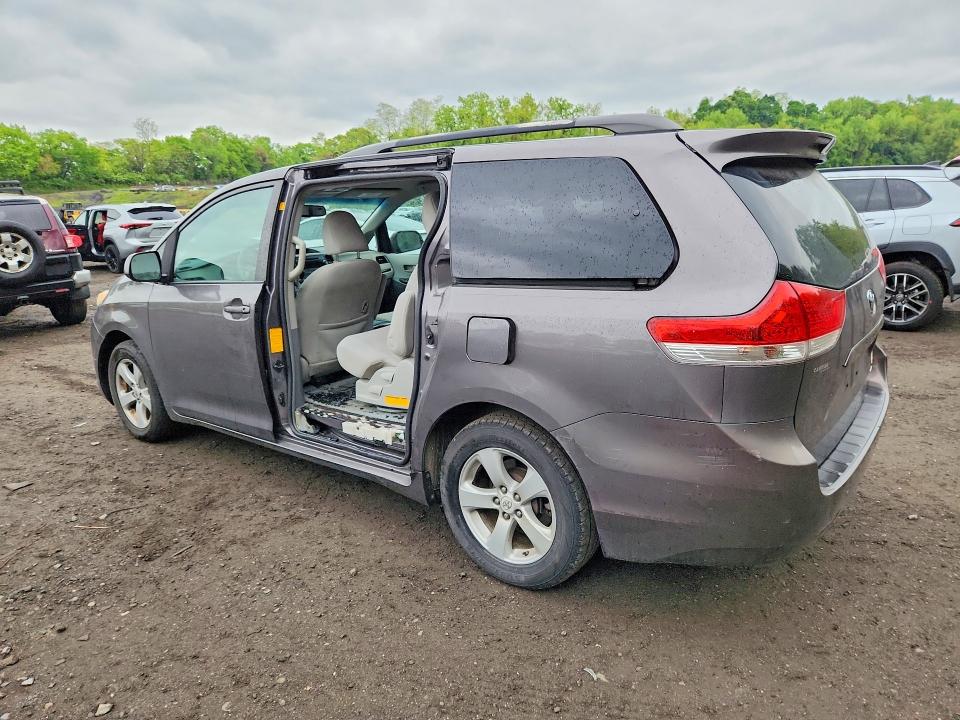 2012 Toyota Sienna მანქანა იყიდება აუქციონზე, vin: 5TDKK3DC4CS217870, აუქციონის ნომერი: 53376236