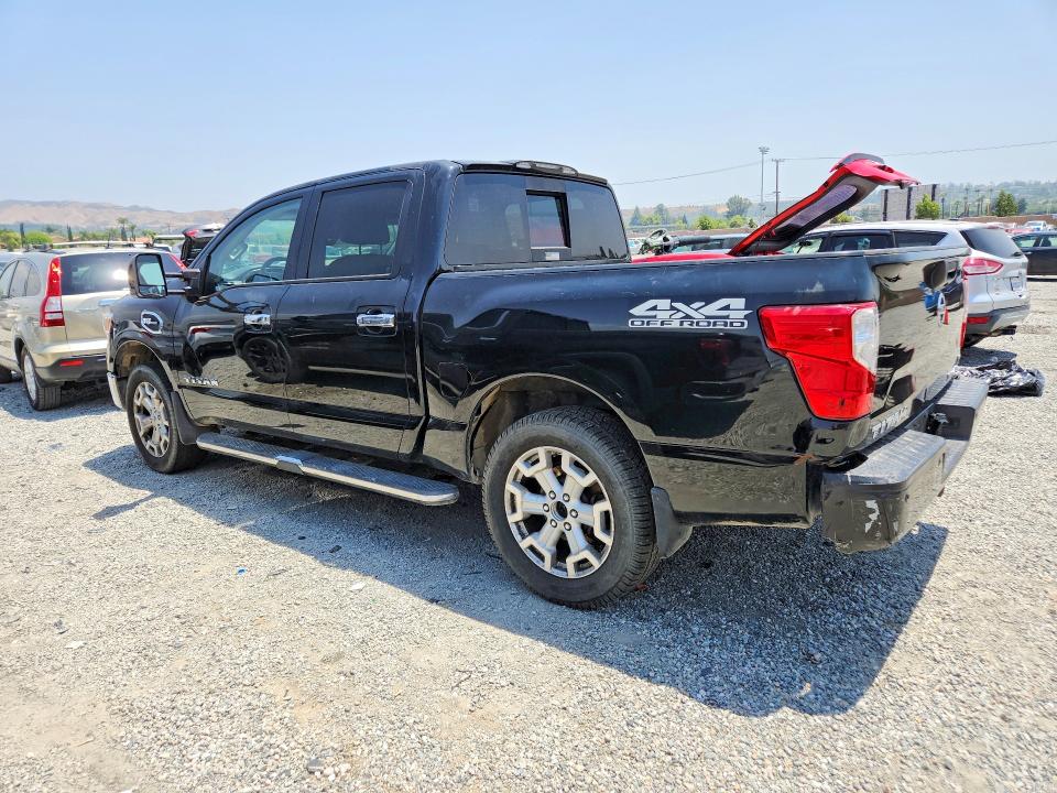 54684176 :رقم المزاد ، 1N6AA1E54HN557968 vin ، 2017 Nissan Titan مزاد بيع