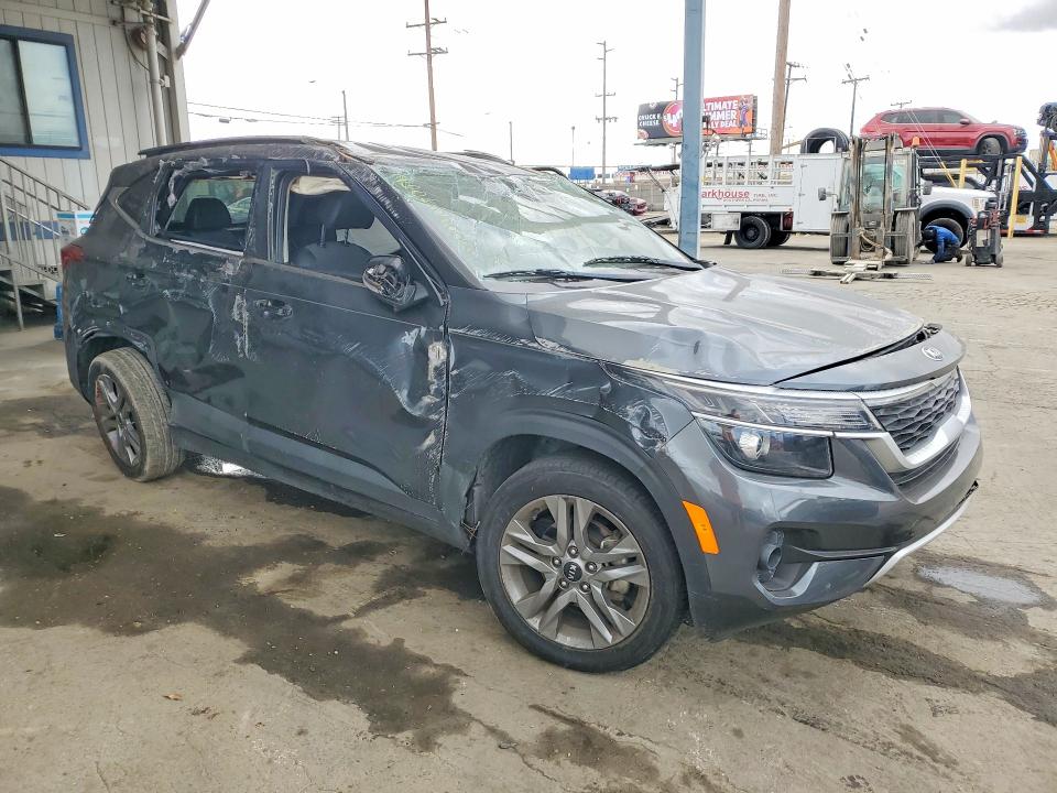 55032216 :رقم المزاد ، KNDEU2AA1M7141329 vin ، 2021 Kia Seltos مزاد بيع