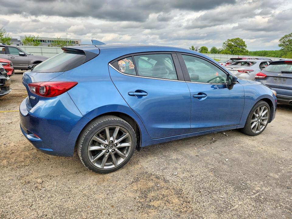 53917546 :رقم المزاد ، 3MZBN1L37JM266763 vin ، 2018 Mazda 3 مزاد بيع