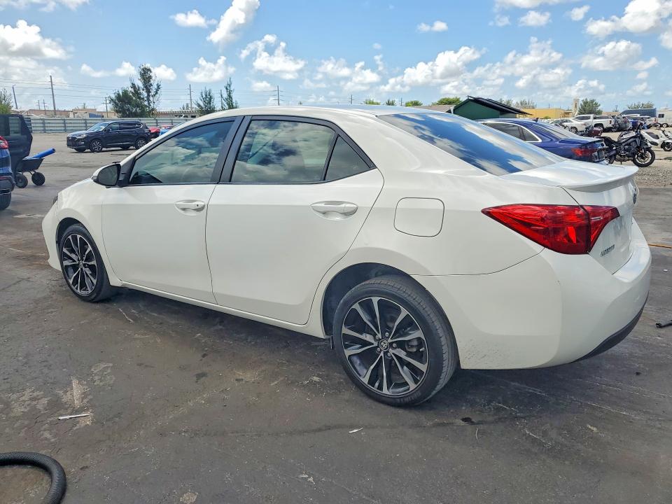 54516776 :رقم المزاد ، 5YFBURHE2JP785775 vin ، 2018 Toyota Corolla مزاد بيع