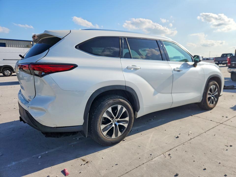 53936666 :رقم المزاد ، 5TDGZRAH4MS043286 vin ، 2021 Toyota Highlander مزاد بيع