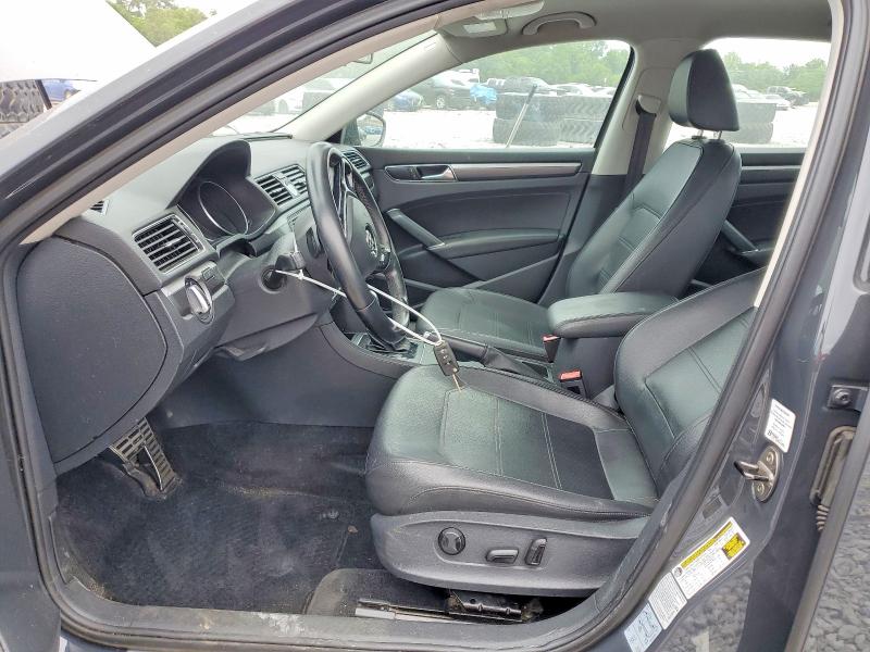 52203086 :رقم المزاد ، 1VWDT7A31HC032439 vin ، 2017 Volkswagen Passat مزاد بيع