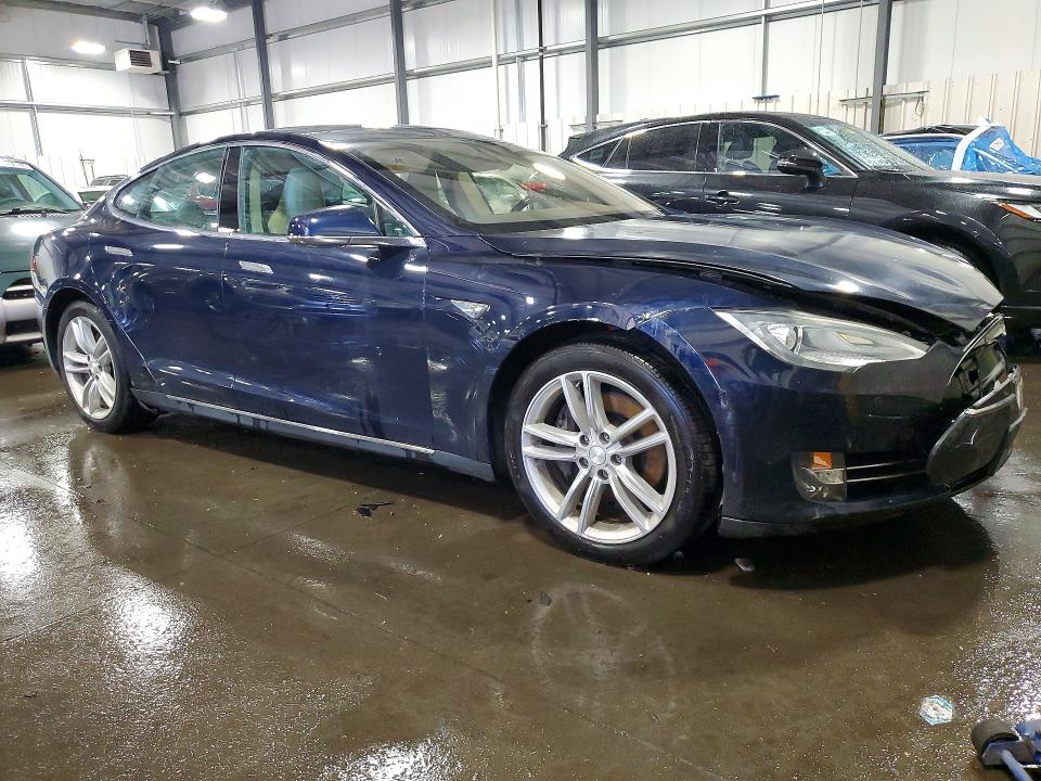 2013 Tesla Model S მანქანა იყიდება აუქციონზე, vin: 5YJSA1CN4DFP08570, აუქციონის ნომერი: 53410786