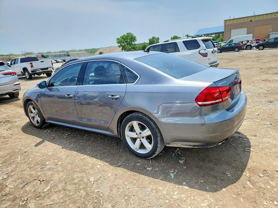 2012 Volkswagen Passat მანქანა იყიდება აუქციონზე, vin: 1VWBP7A36CC012353, აუქციონის ნომერი: 54095256