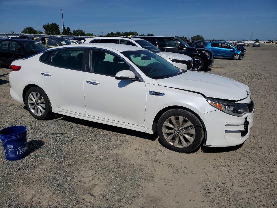 53045116 :رقم المزاد ، 5XXGT4L3XJG263325 vin ، 2018 Kia Optima مزاد بيع