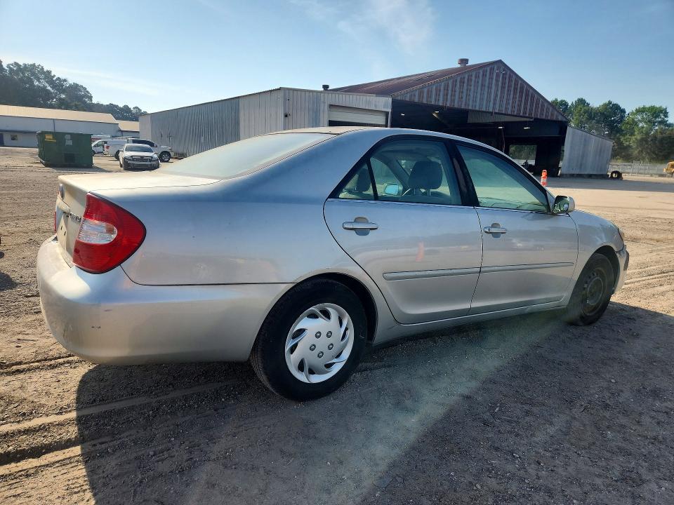 53624336 :رقم المزاد ، 4T1BE32K23U215348 vin ، 2003 Toyota Camry مزاد بيع